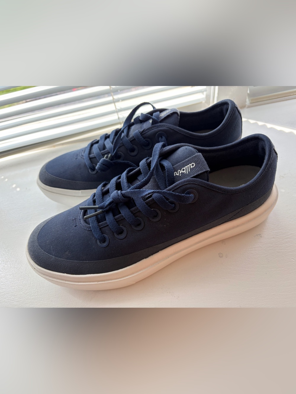 Men's Navy Canvas Low-Top Sneakers